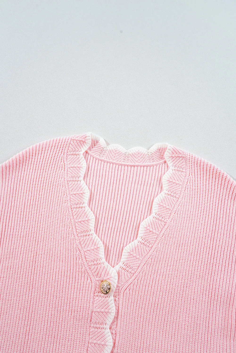 Chic Scalloped Knit Cardigan with Button Detailing